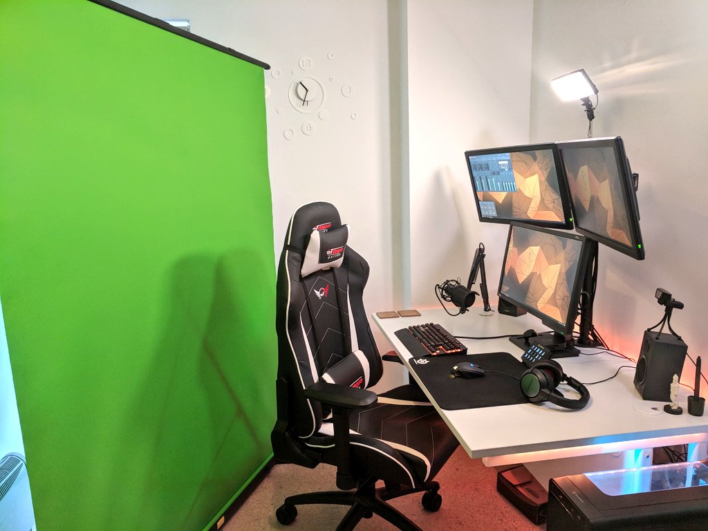 Best Green Screen for Streaming