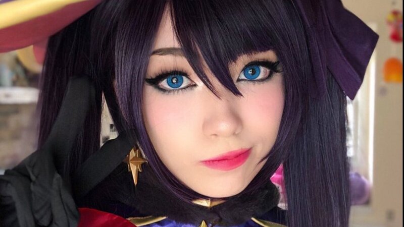 Twitch streamer Vylerria cosplays viral Samsung Girl with perfect